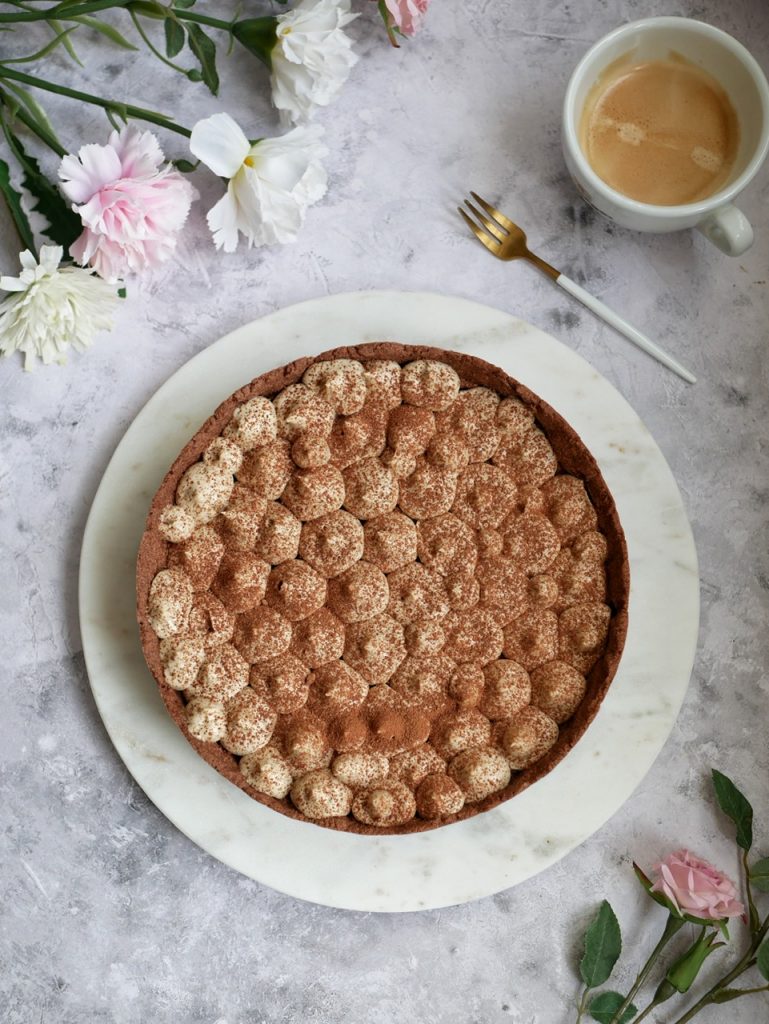 Tarta przed pokrojeniem